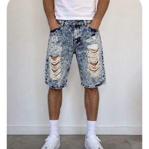 TRILL NATION Distressed shredded Shorts 32